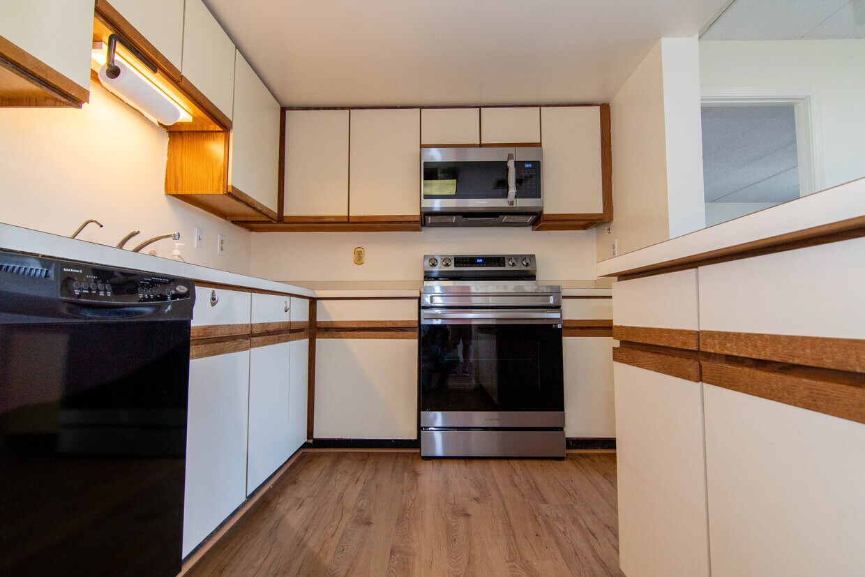Foto principal - 85 Brainerd Rd