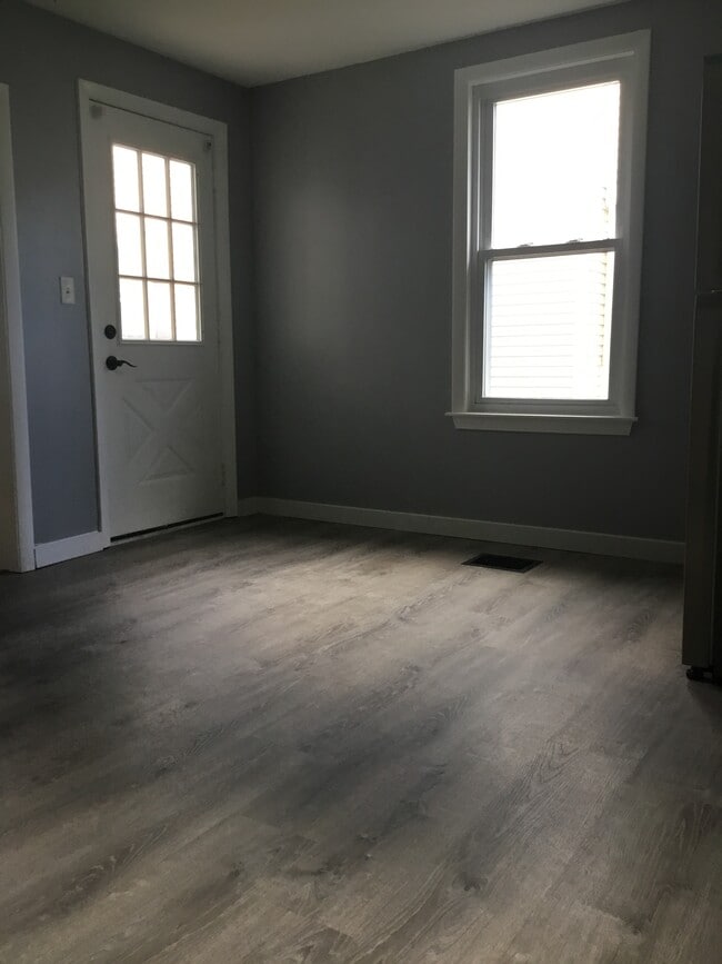 Kitchen - 28 Hall Pl