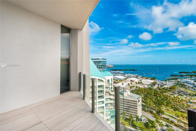 Building Photo - 2821 S Bayshore Dr