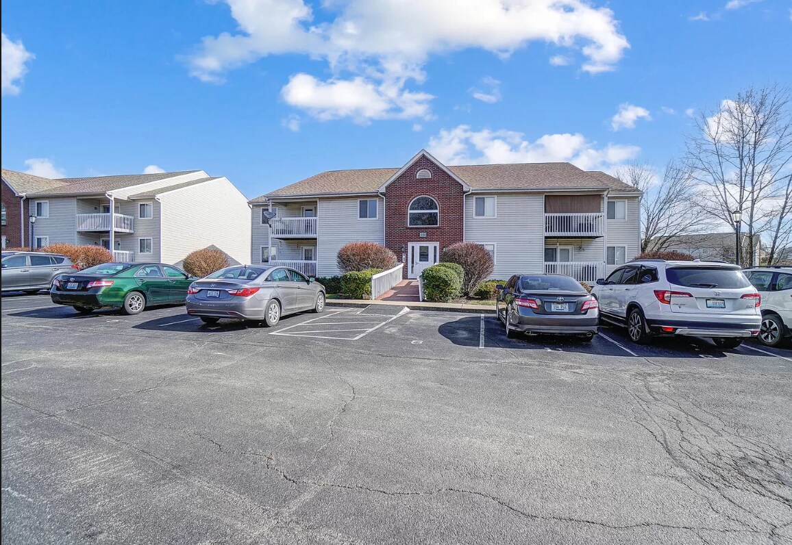 10160 Carnation Ct Unit 9, Florence, KY 41042 Condo for Rent in Florence, KY