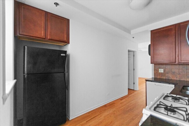 Foto del edificio - 3706 N Kenmore Ave