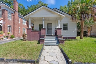 Building Photo - 421 W 18th St