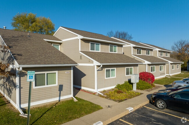 Building Photo - Stone School Townhomes