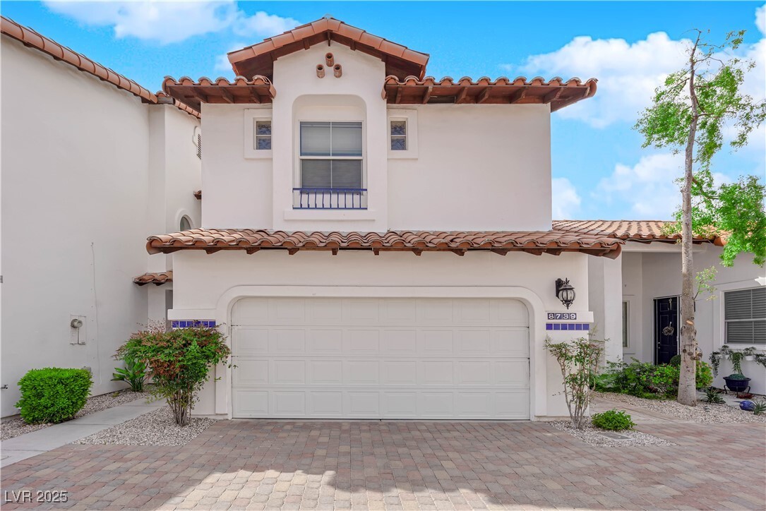 Foto principal - 8739 Villa Jeremiah Ln