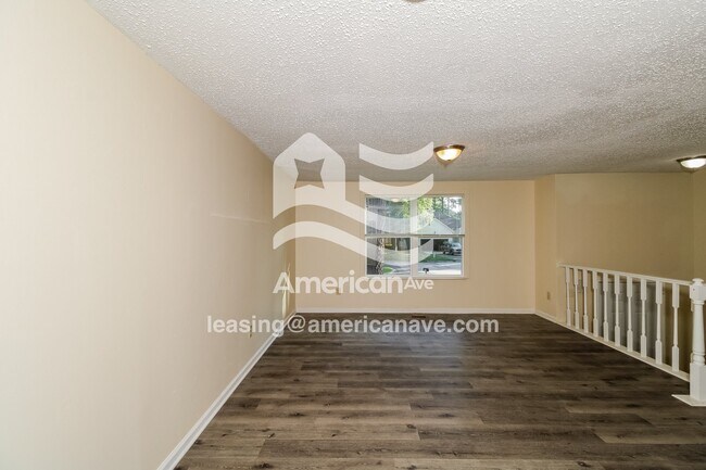 Foto del edificio - 3004 Windwood Pl