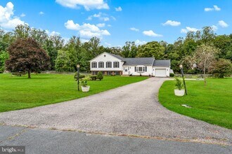 Building Photo - 5285 Stowe Ln