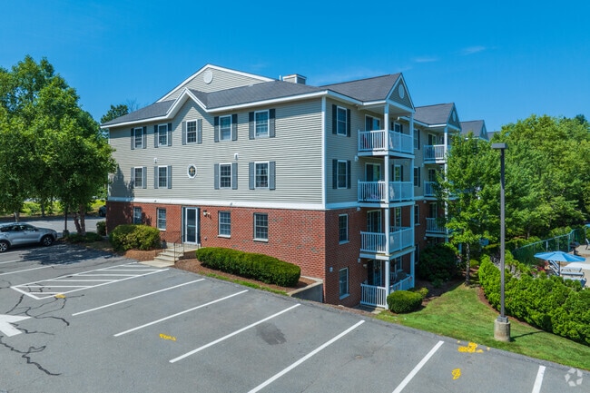 Building Photo - Carlton Oaks
