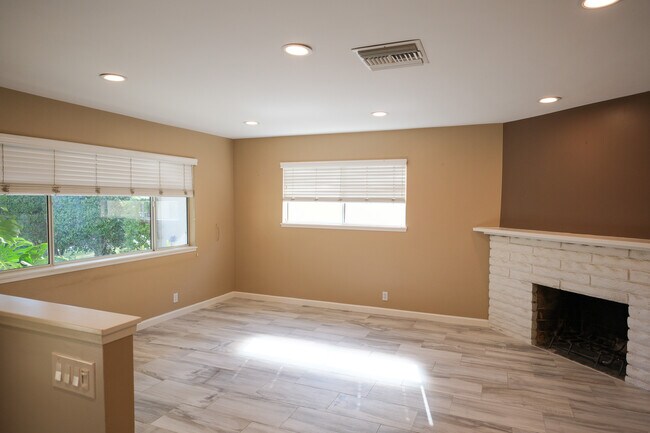 Building Photo - 24124 Archwood St