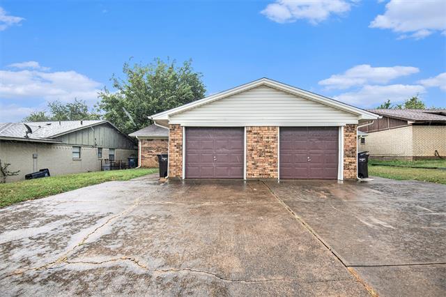 Foto principal - 6817 W Cleburne Rd