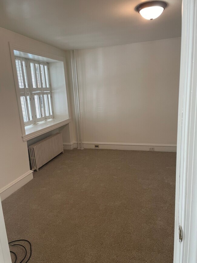 Dormitorio - 2443 Yellow Springs Rd