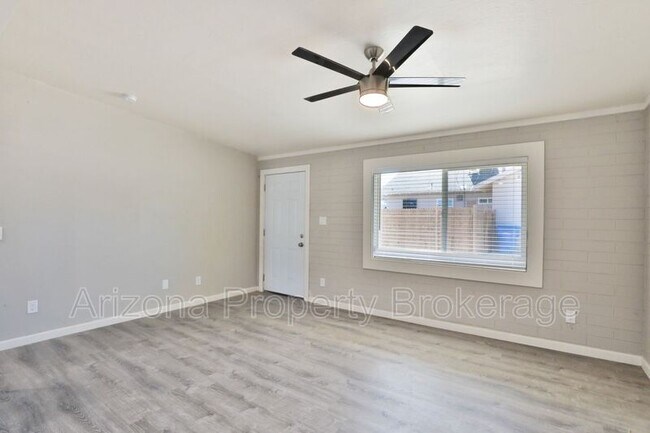 Foto del edificio - 1538 E Pierce St