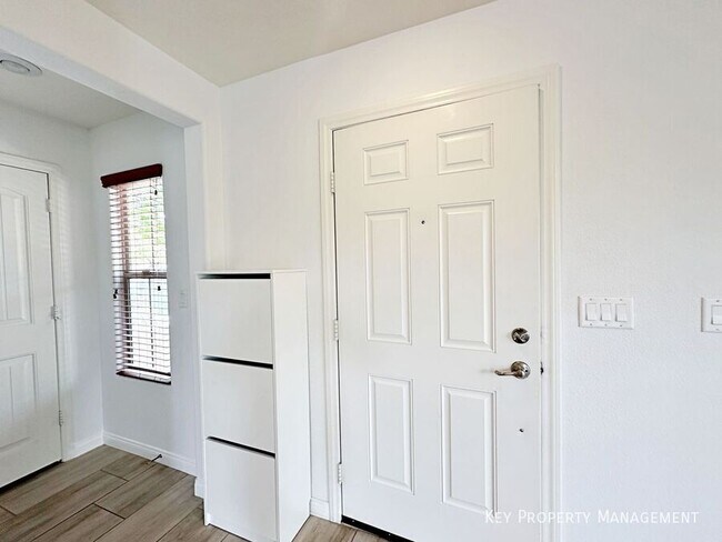 Foto del edificio - 10820 Mystic Shore Ave