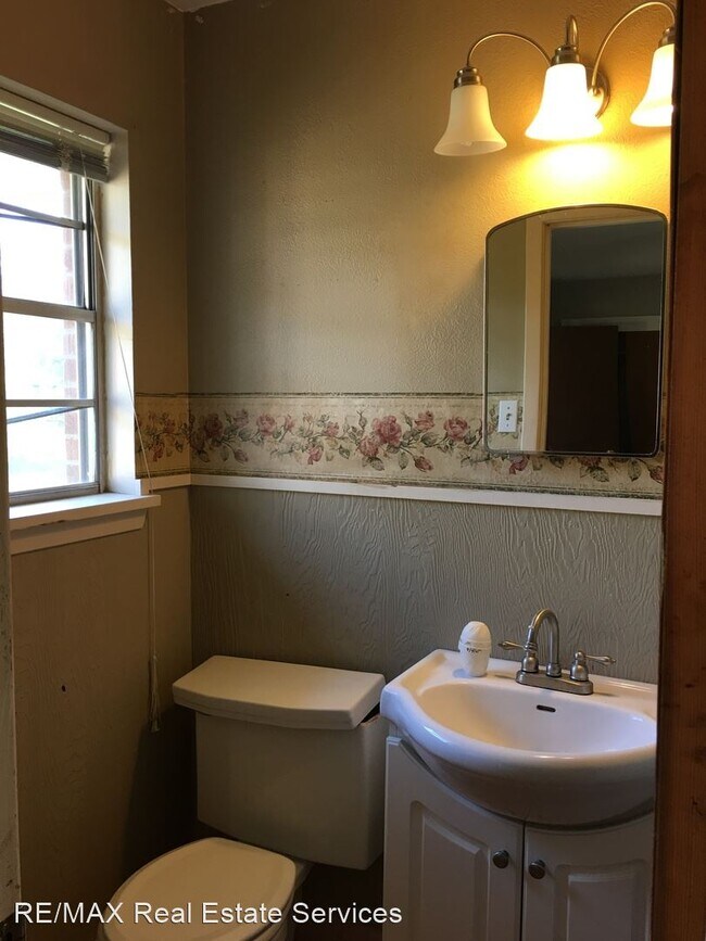 Foto del edificio - 3 br, 1.5 bath House - 8455 Parkdale Drive