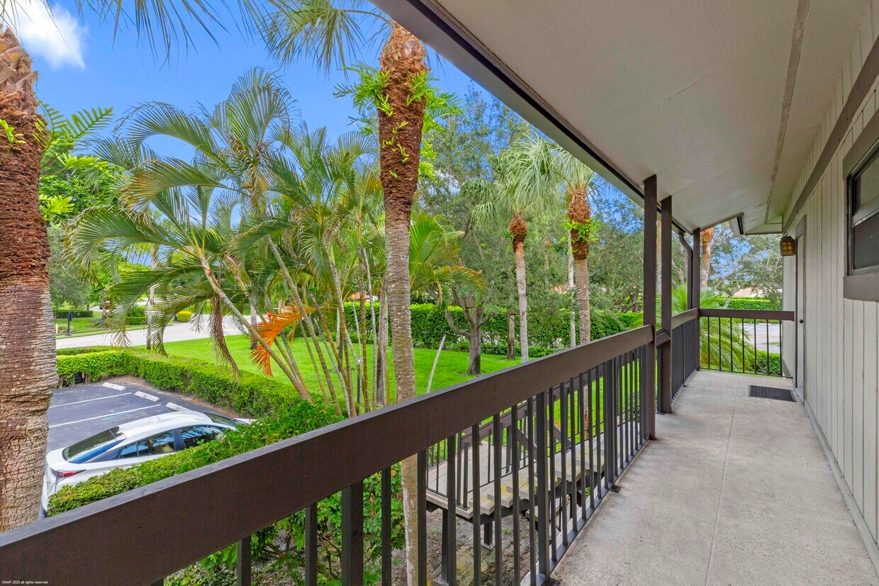 Foto principal - 13334 Polo Club Rd