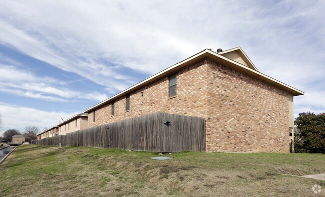 Senderos Place Townhomes - Trails Place Apartment Homes