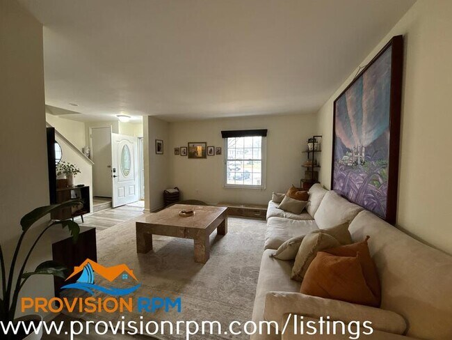 Building Photo - 7984 Foxchase Ln