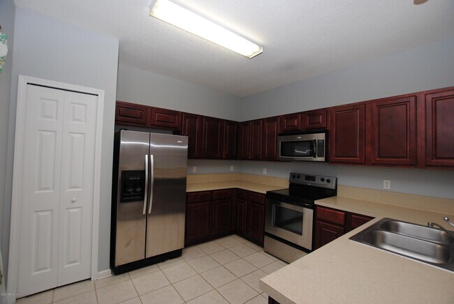 Foto del edificio - 3680 Kirkpatrick Cir