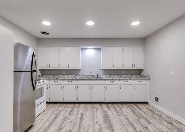 Building Photo - Parks Edge Apartments