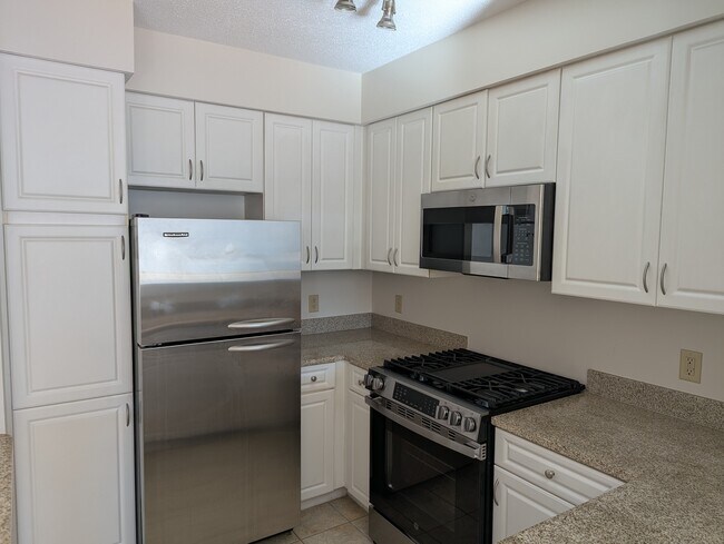 Cocina - 555 Massachusetts Ave NW