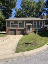 Building Photo - 1820 E Cherokee Ln