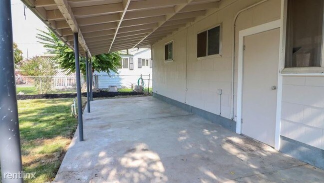 Building Photo - 2 br, 1 bath House - 415 7th Ave S