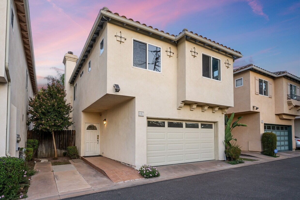 18806 Hatteras St Unit 102, Tarzana, CA 91356 Condo for Rent in