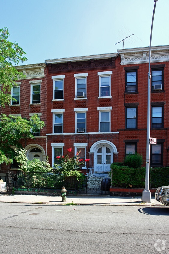 Building Photo - 333 15th St