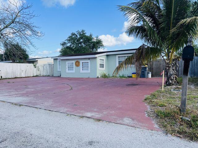 Building Photo - 4219 N Browning Dr