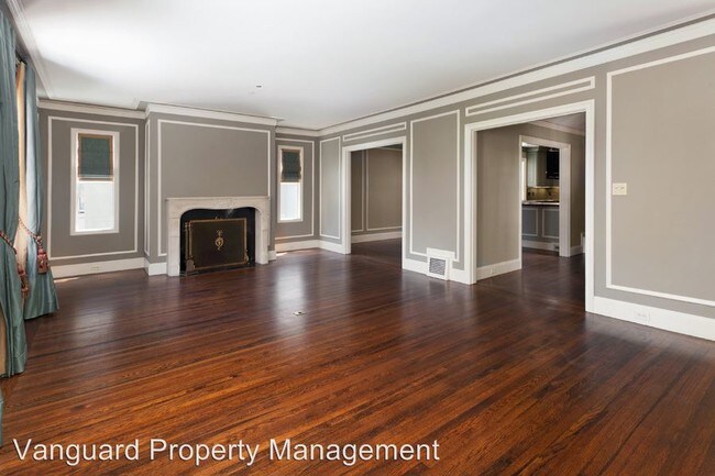 Building Photo - 3 br, 3.5 bath Apartment - 1981 Broadway St