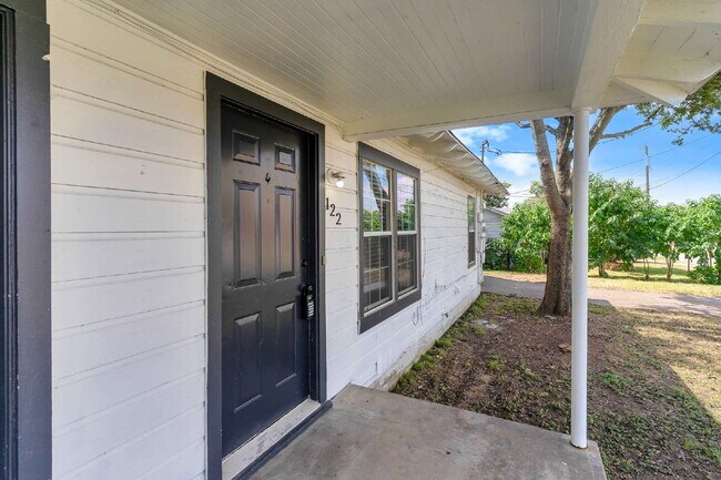 Foto del edificio - Cozy 2 Bedroom 1 Bath Duplex in Cleburne T...