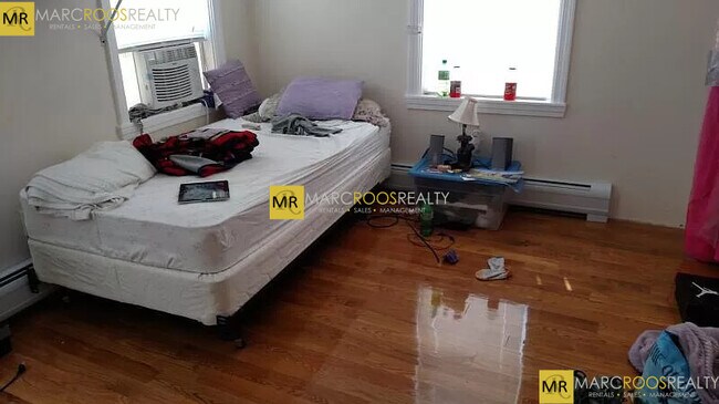 Building Photo - 14 Leverett St