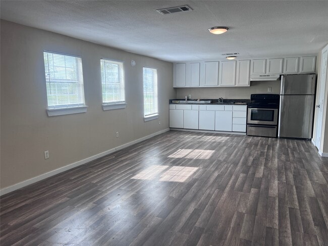 Building Photo - 814 Sun St