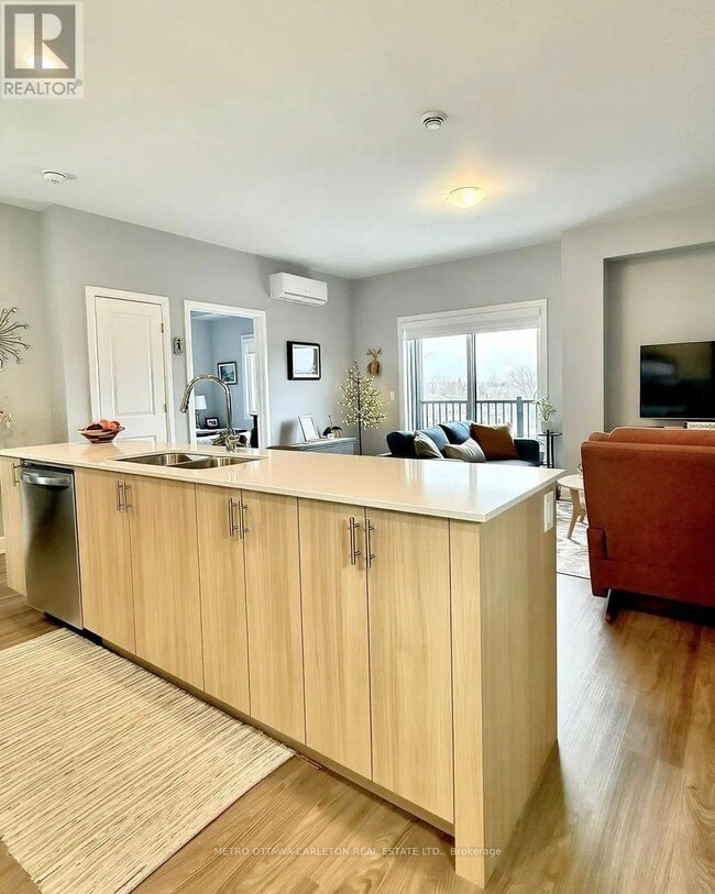 Photo du bâtiment - 2396 Cléroux Crescent