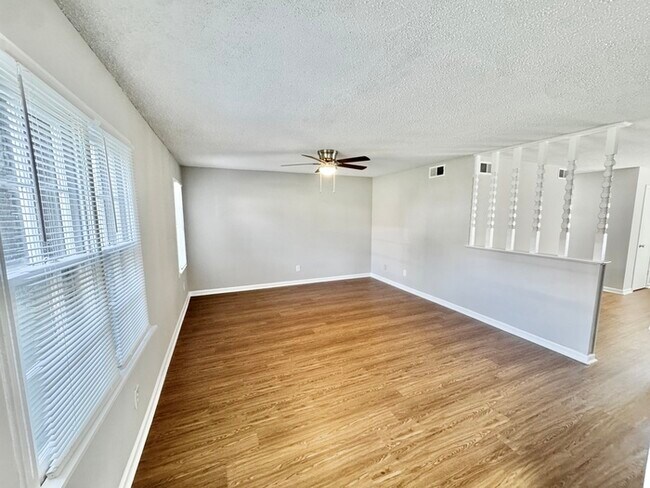 Foto del edificio - 5426 Gatehoyse Drive