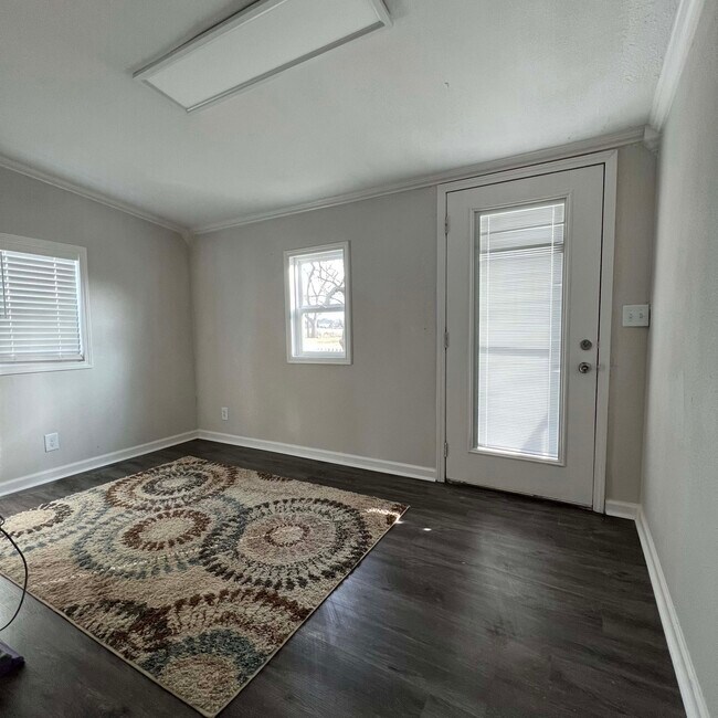 Mudroom Laundry Combo - 333 S Center St