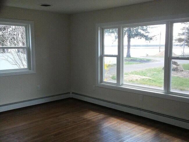 Building Photo - 8089 Beaver Creek Dr