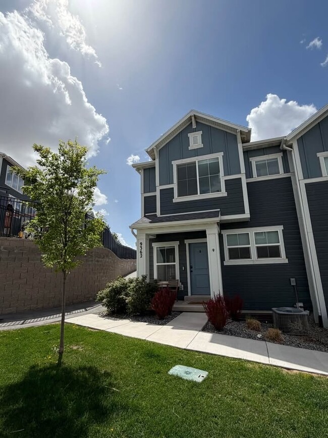 Building Photo - 9362 N