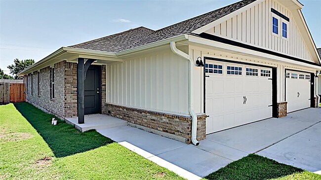 Building Photo - 4920 Avion Ct