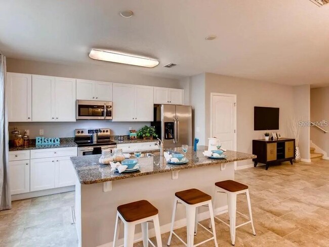 Foto del edificio - 17061 Water Spring Blvd