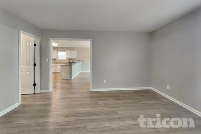 Foto del edificio - 4635 Christenbury Hills Ln