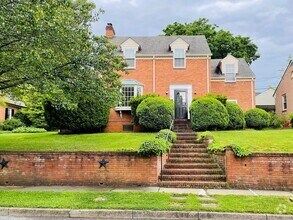 Building Photo - 514 Tennyson Ave