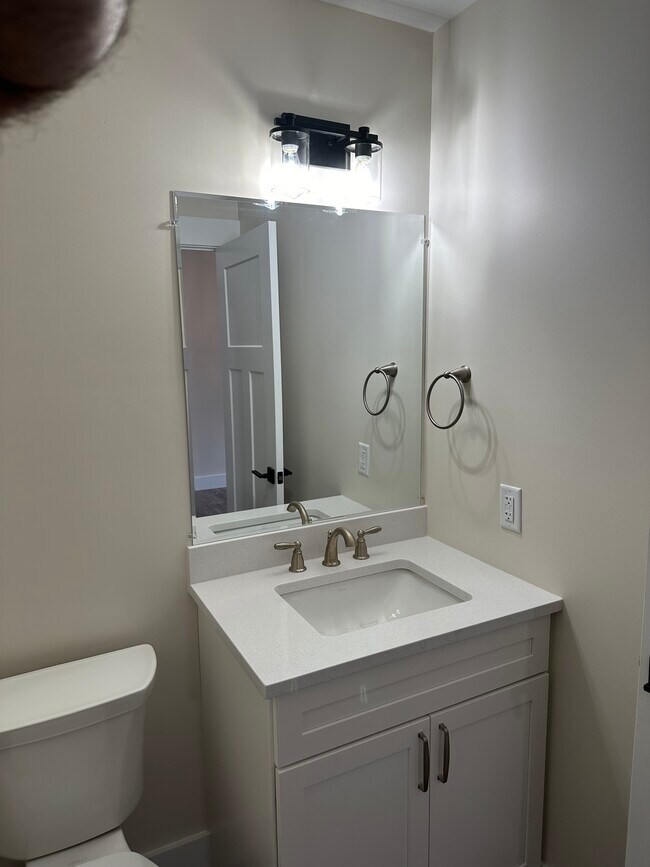 Building Photo - 1123 Bayberry Dr