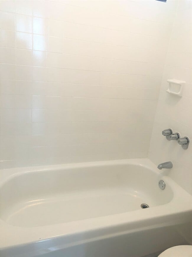 Building Photo - 1134 Kinau St