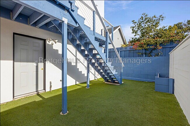Foto del edificio - 4656 Santa Monica Ave
