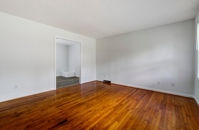 Building Photo - 7620 Hillview Ln