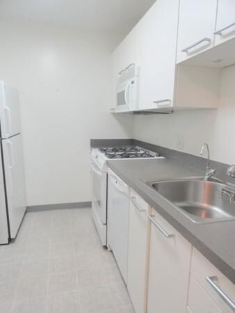 Foto del edificio - 77 Pond Ave