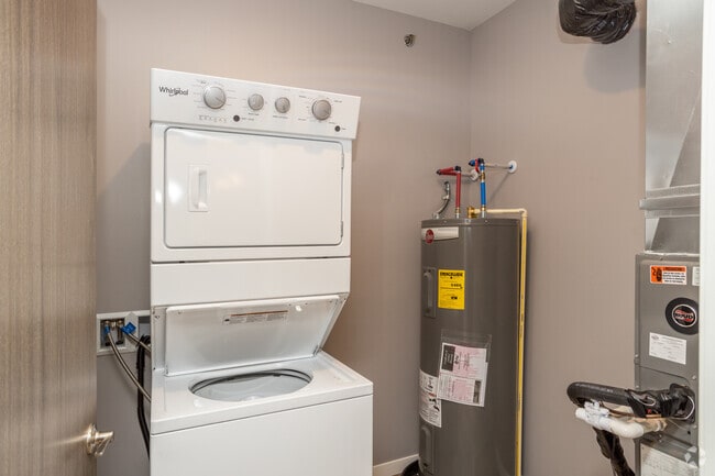 2BR, 2BA - 935SF - Laundry - Jefferson Heights Apartments, LLC