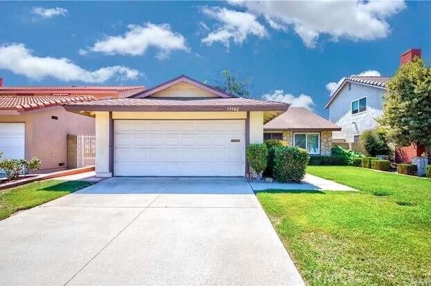 Primary Photo - 13502 La Jara St