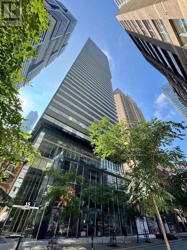 Building Photo - 15-915 Grenville St