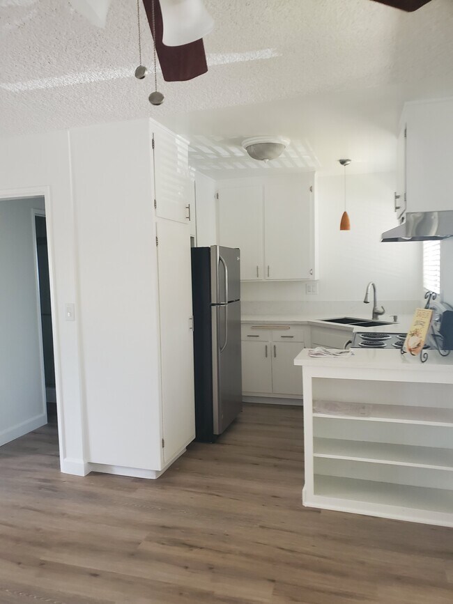 Foto del edificio - 10725 Acama St